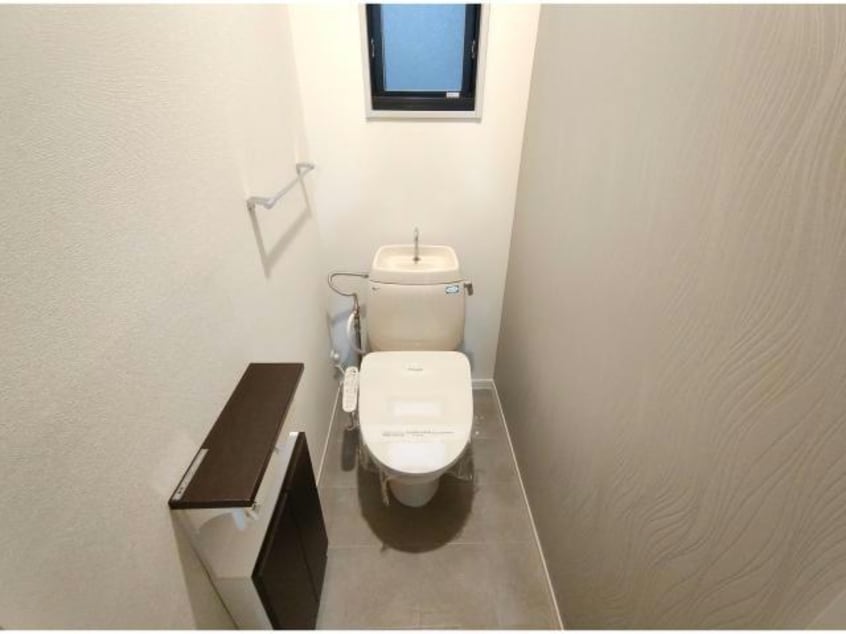  メゾン　ドゥ　ジュワ・エスト