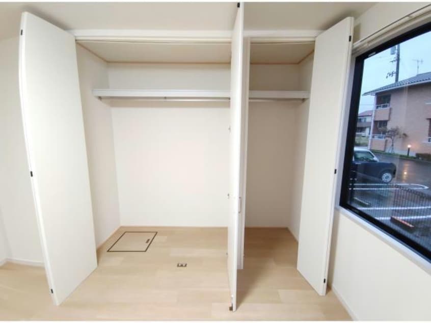  メゾン　ドゥ　ジュワ・エスト