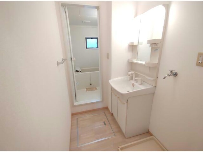  風のクローバー　A棟