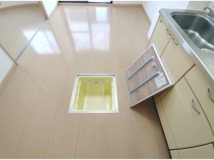 床下収納 風のクローバー　A棟