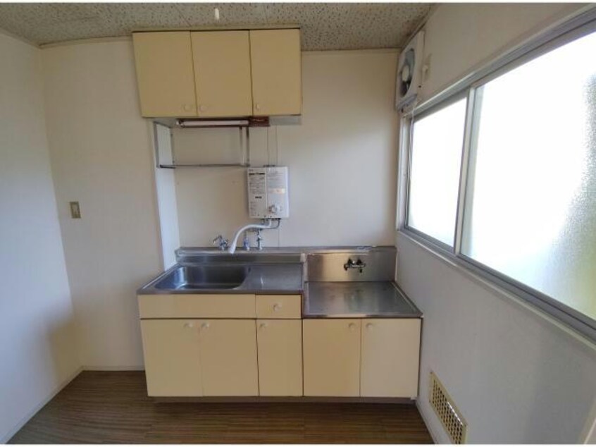  ハイツ水越　B棟