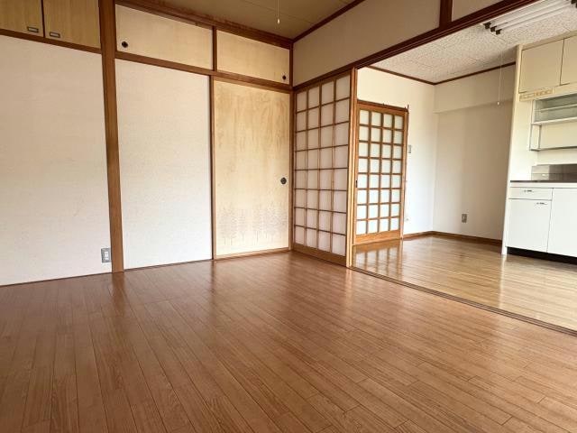 洋室6帖 レジデンス西山