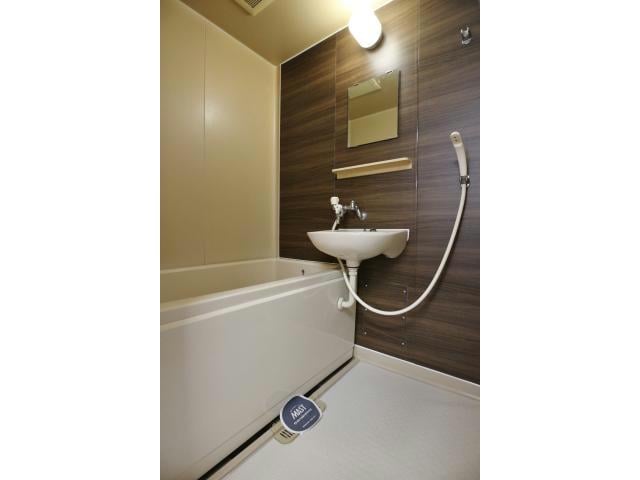 木目調のパネルで浴室 遠州鉄道/曳馬駅 徒歩36分 1階 築35年