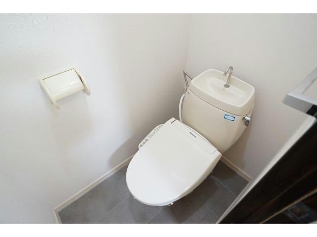 他の部屋の写真です アゼリアハイツ