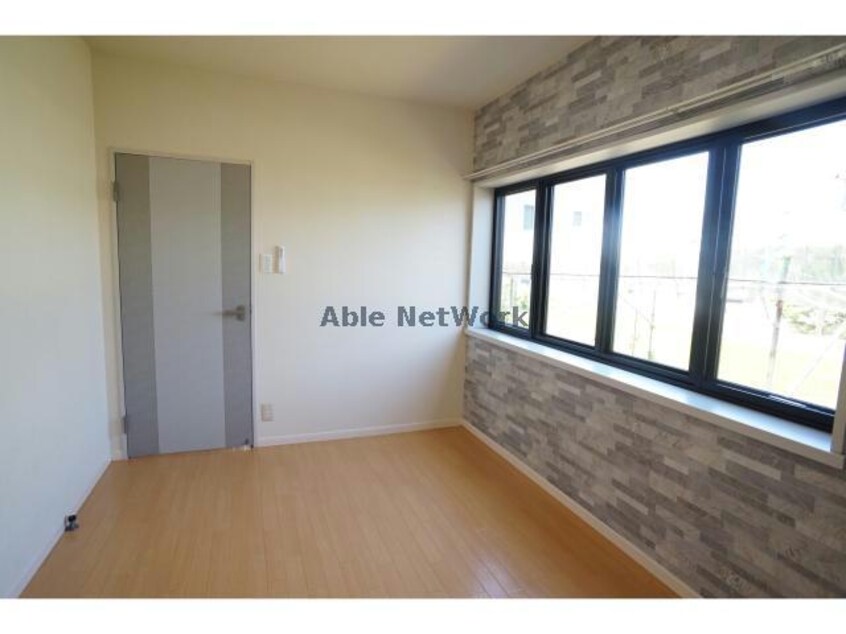  ルネ・フォルム