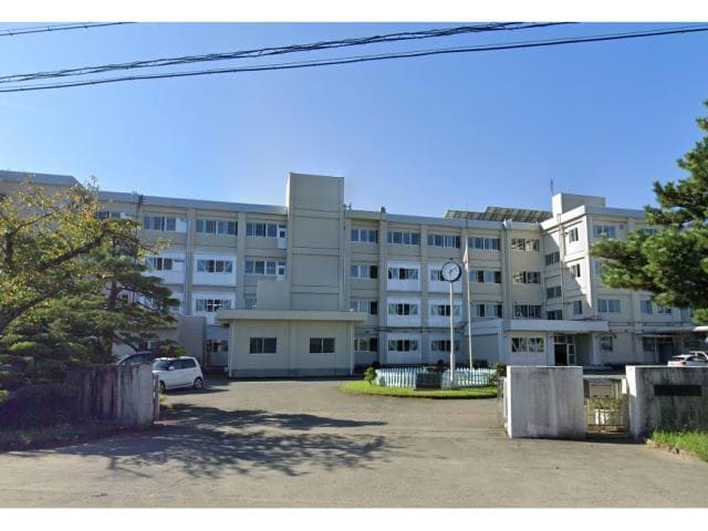 浜松市立積志中学校(中学校/中等教育学校)まで1339m Glanz B棟