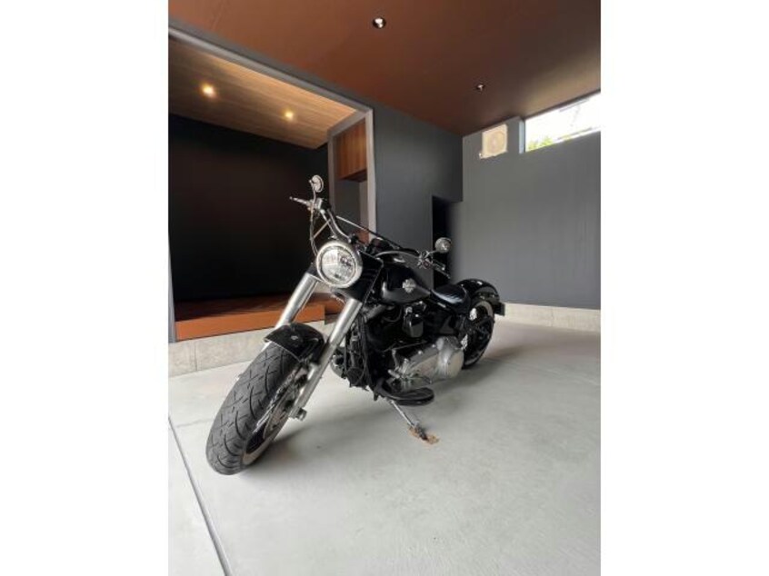 専用ガレージ ＴＫ　ＧＡＲＡＧＥ　Ａ棟
