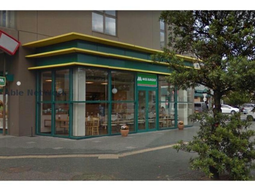 モスバーガー浜北店(その他飲食（ファミレスなど）)まで1080m ゆずハイム