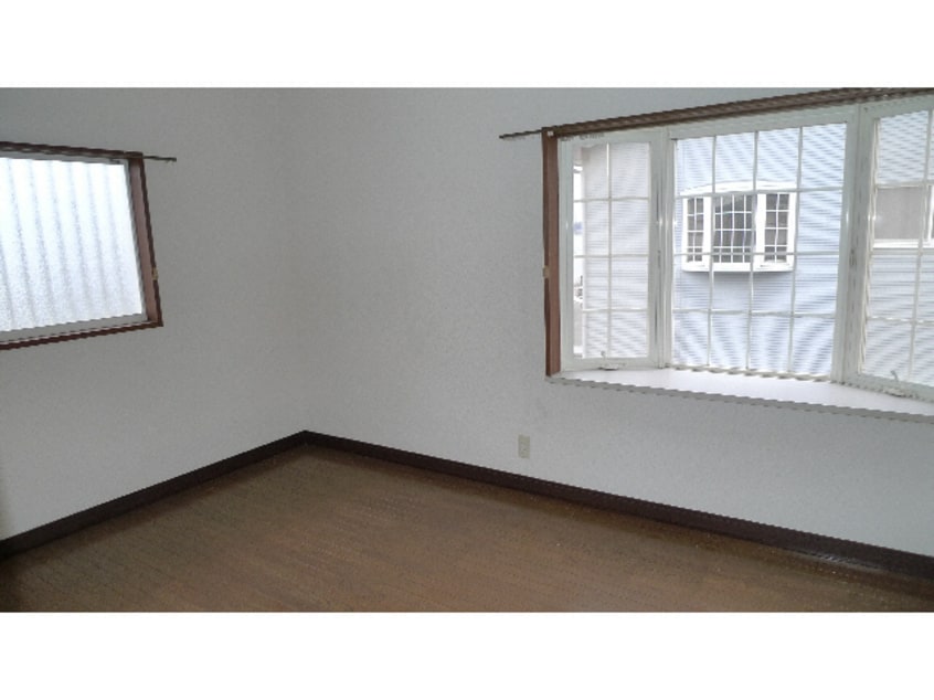 出窓付き洋室 リトル・パンド・ハイツＥ