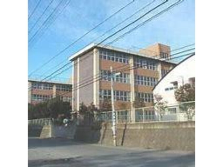 宇都宮市立陽東中学校(中学校/中等教育学校)まで2170m 東今泉マンション