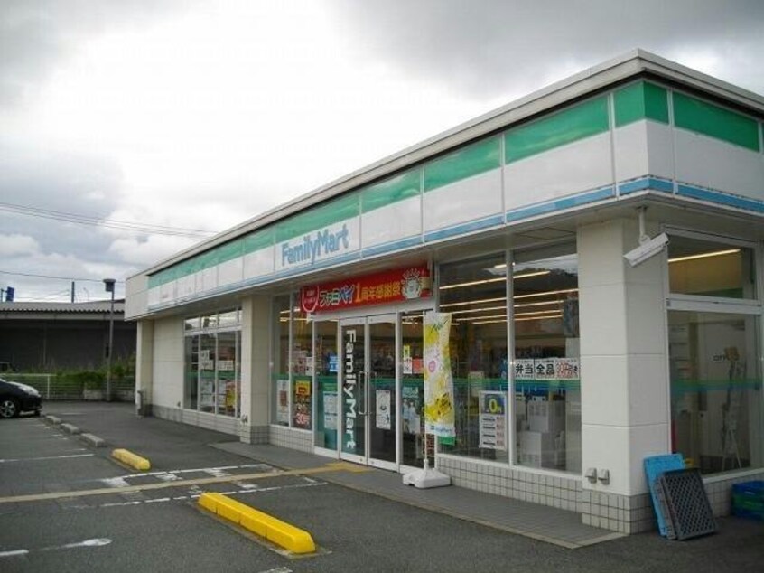 ファミリーマート鳥取杉崎店(コンビニ)まで849m クロノス・ルーチェ