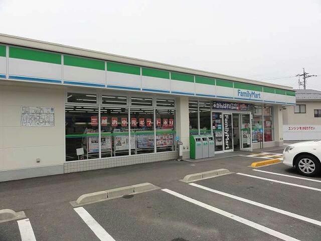 ファミリーマート郡家宮谷店(コンビニ)まで499m サンライト　ヴィラ