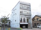 上山ビルの外観