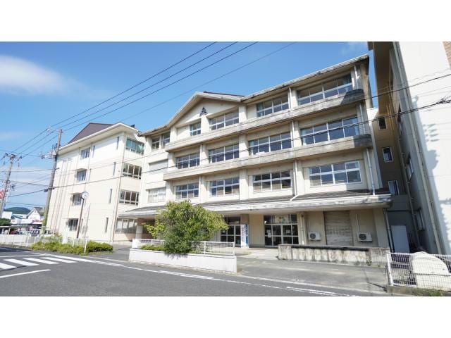 鳥取市立南中学校(中学校/中等教育学校)まで135m ファミリーハイツ