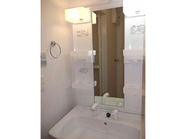  ネオン・アージュＡ