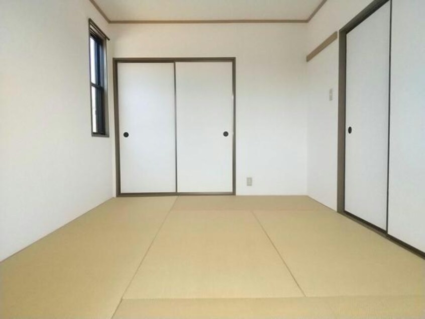  ハイカムール米原　A棟