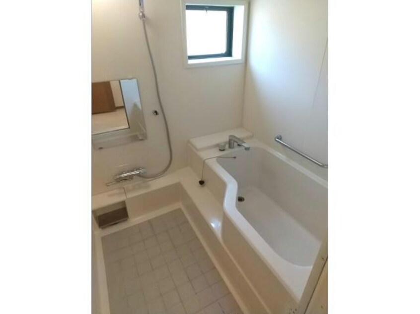  ハイカムール米原　A棟