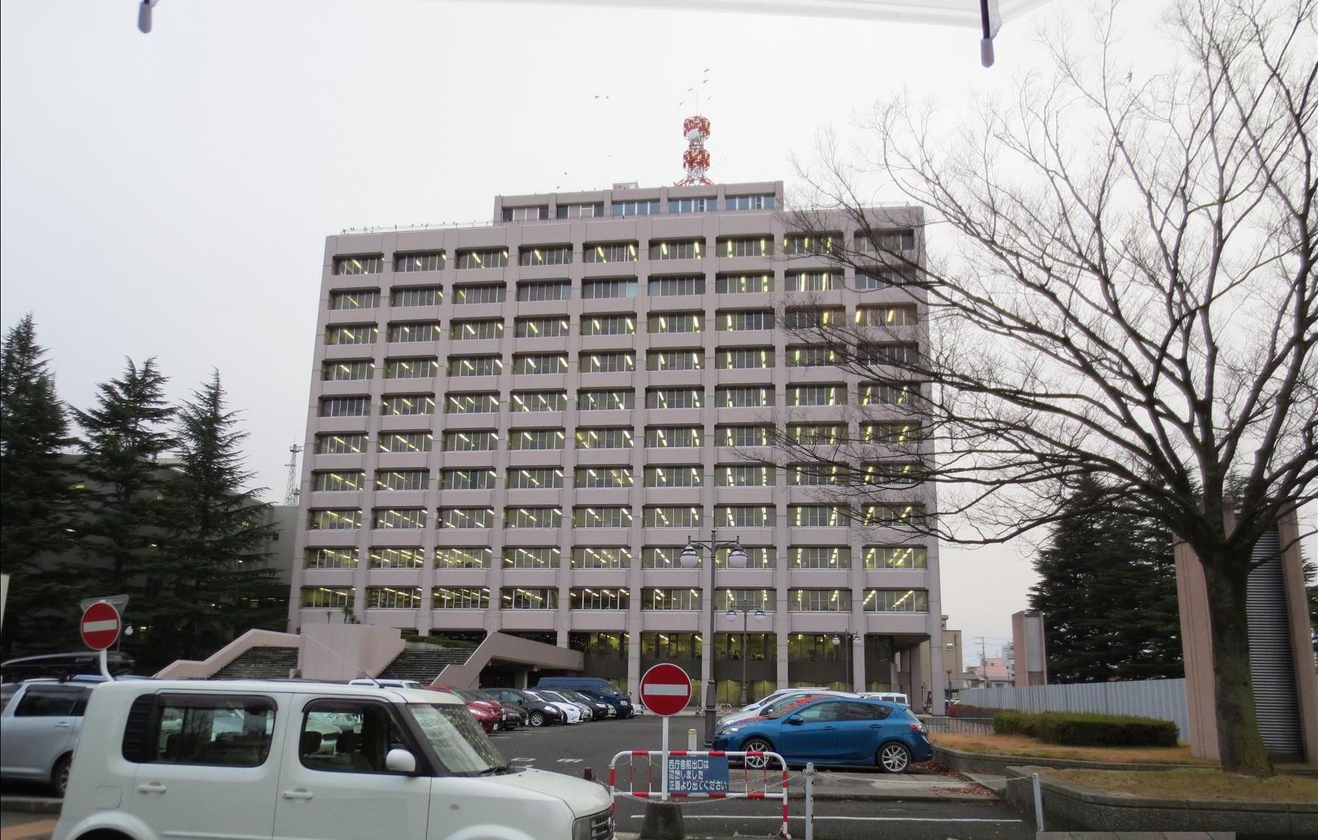 福島県庁(役所)まで1025m サンファスト福島