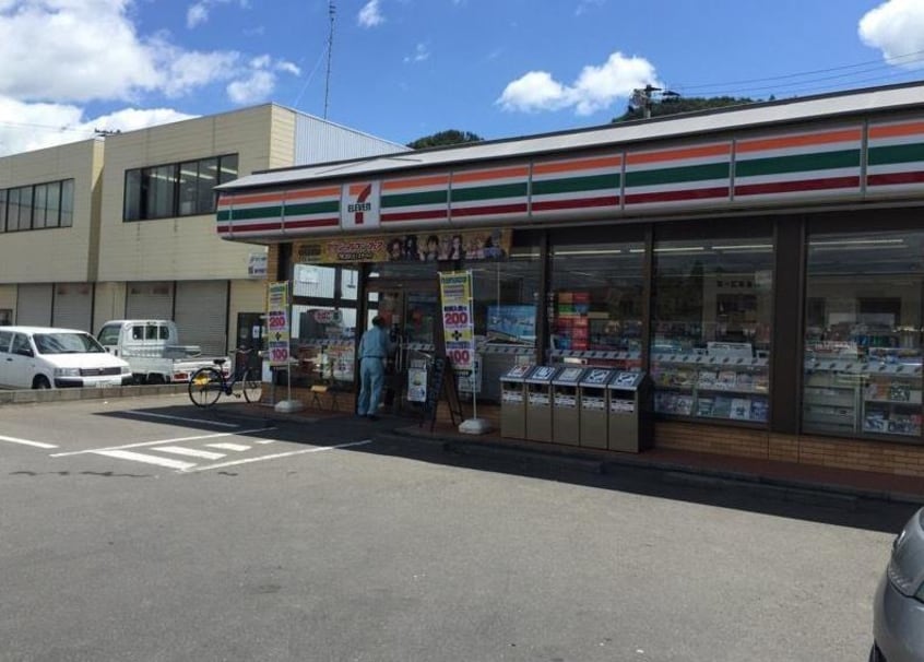 セブンイレブン福島小倉寺店(コンビニ)まで497m 高橋アパート