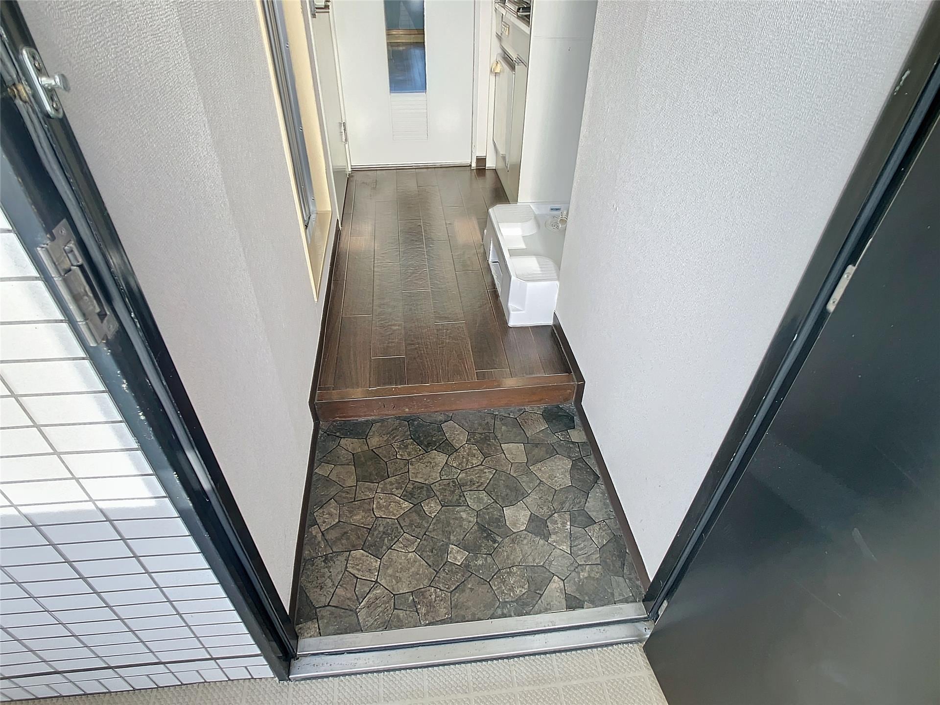  ローフティ松木町