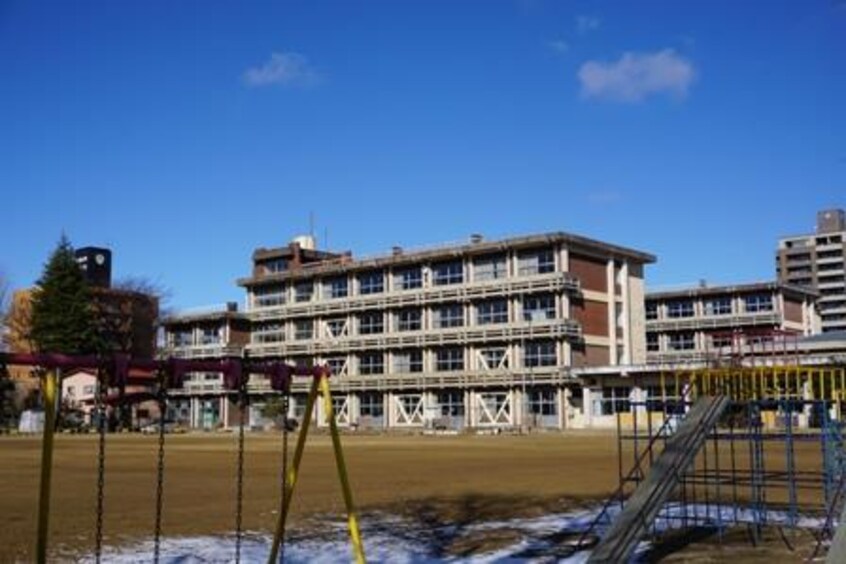 三河台小学校(小学校)まで900m クレセールM