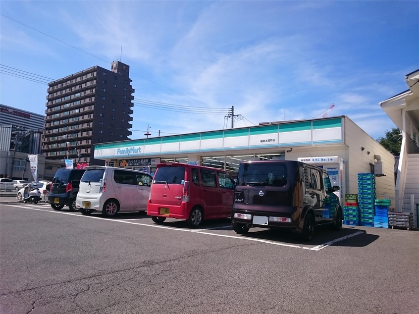 ファミリーマート福島太田町店(コンビニ)まで204m 加藤ビル