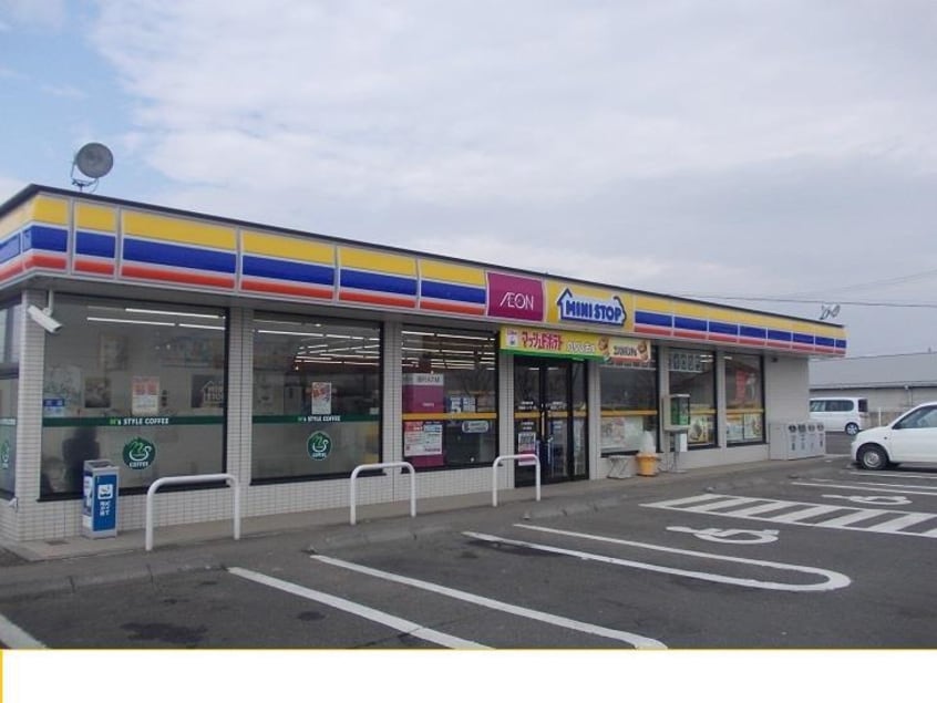 ミニストップ福島太平寺店(コンビニ)まで492m サニーガーデンB