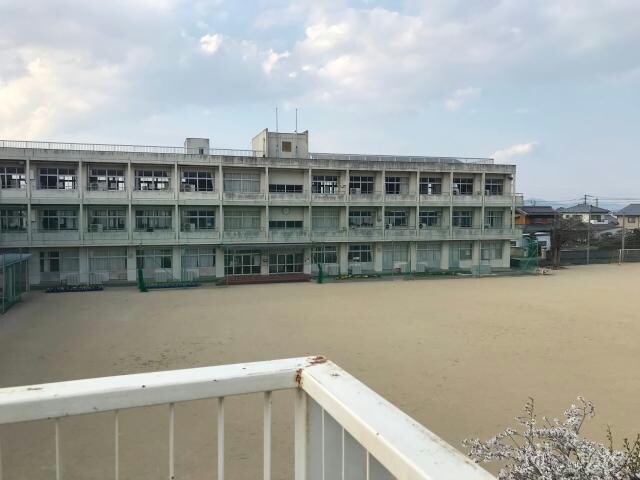 石井町立高川原小学校(小学校)まで1340m※校訓「真愛」 メゾン石井