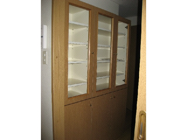 食器棚つき 奥田ビル