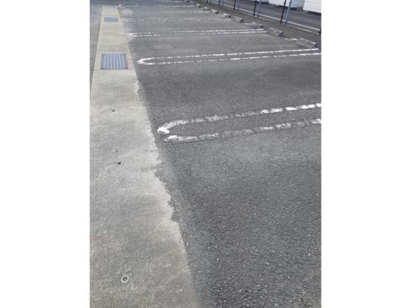 駐車場 ブルートレイン篠原