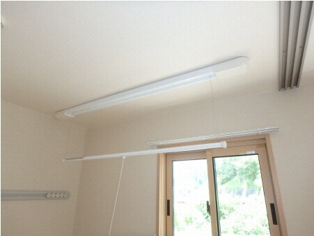 室内物干し アクシス南島田　D