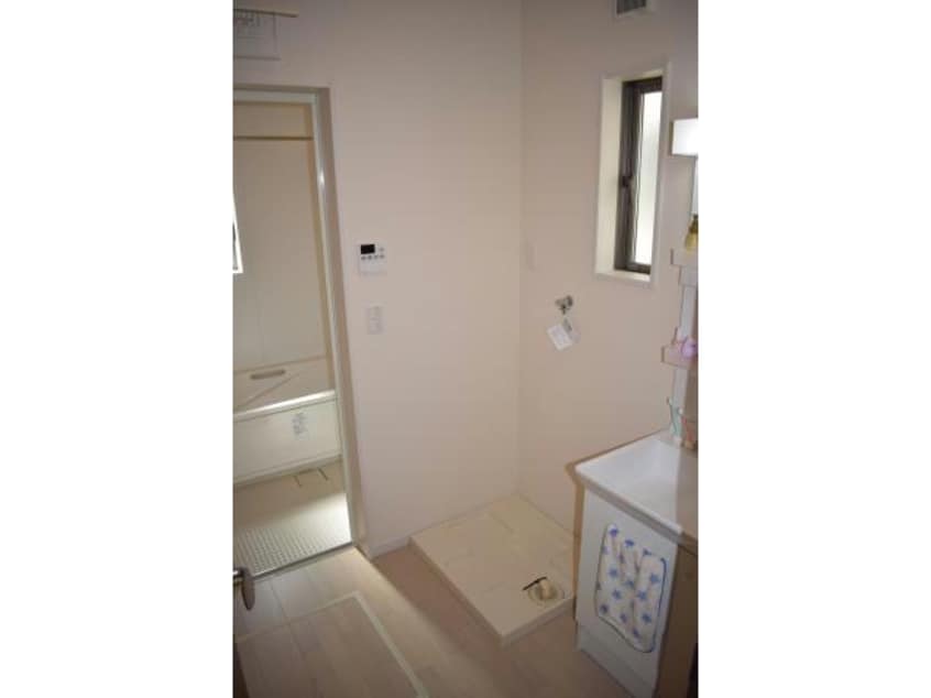 洗面室窓つき ルミエール南矢三EFGH