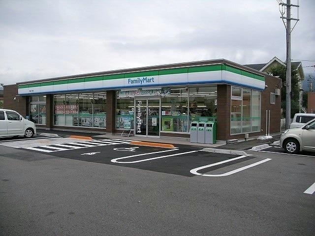 ファミリーマート鴨島上下島店(コンビニ)まで1686m センス