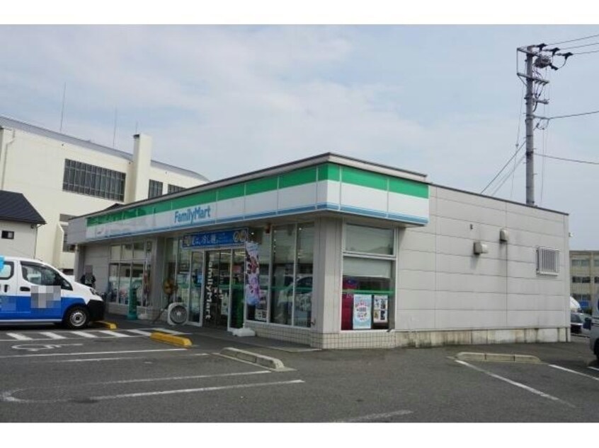 ファミリーマート鮎喰町店(コンビニ)まで1912m プロヌーブ名東B