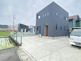 SQUARE　THREE
