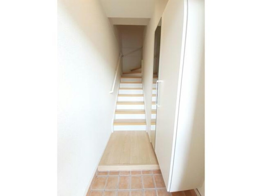  ルシール　名東