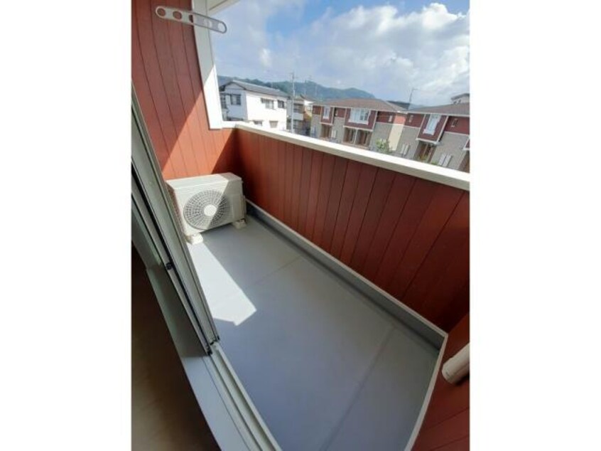  ルシール　名東