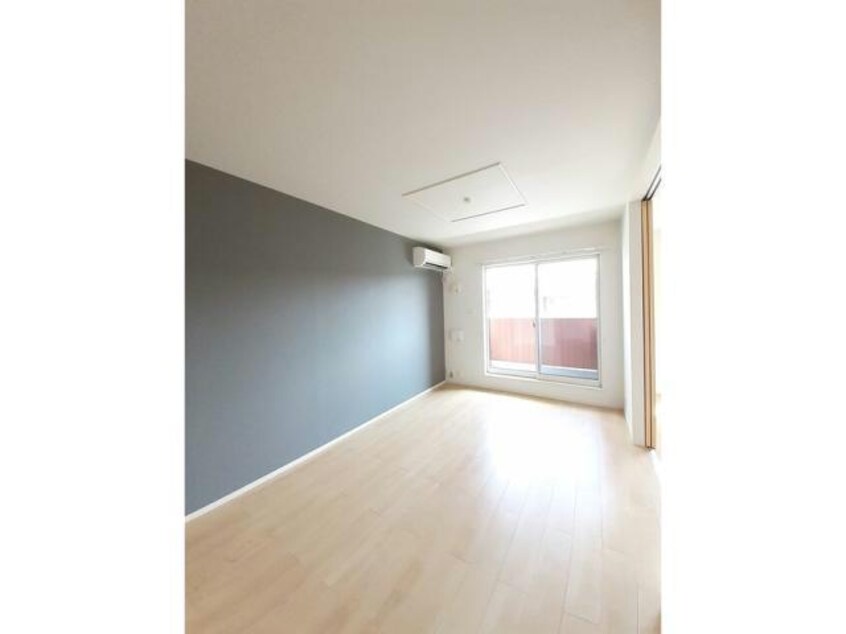  ルシール　名東