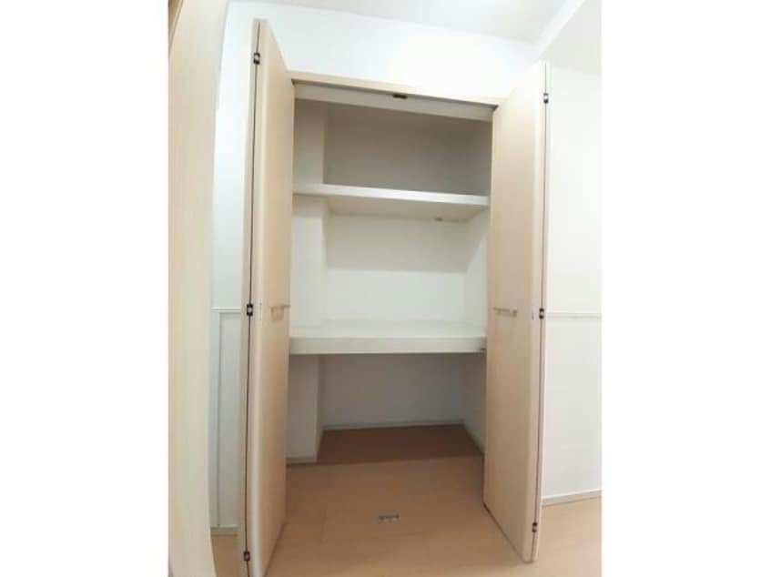  ラ・ゴロンドリーナ　B