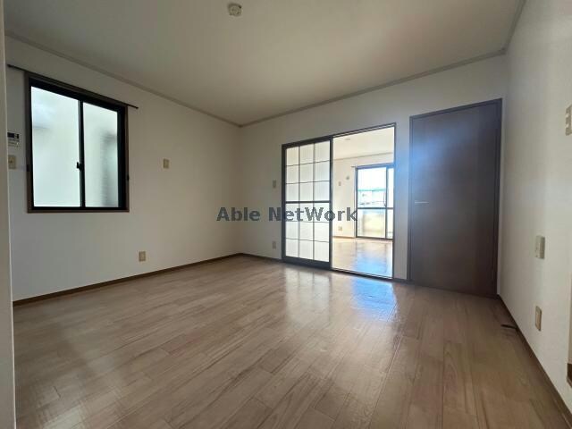  ロイヤルガーデン田中