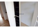 大きな姿見が付いたシューズボックスです オークフォレスト明和Ⅱ