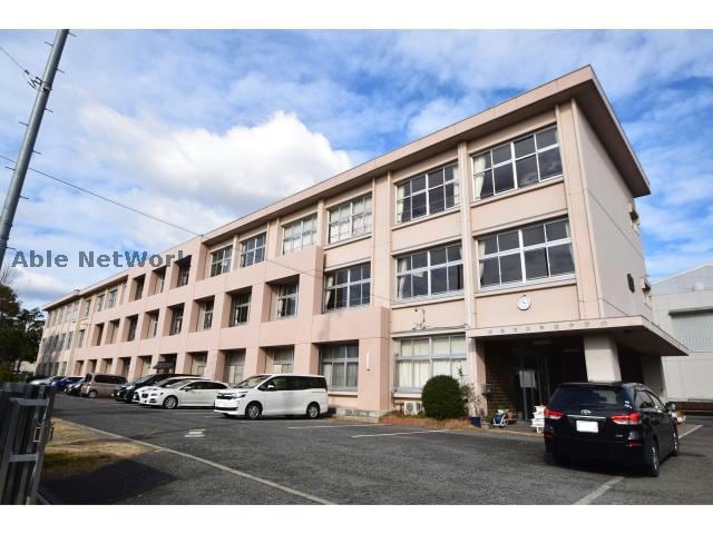 江南市立布袋中学校(中学校/中等教育学校)まで759m 杉本ビル