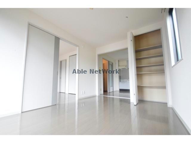 洋室5.5帖 パティオサングリア