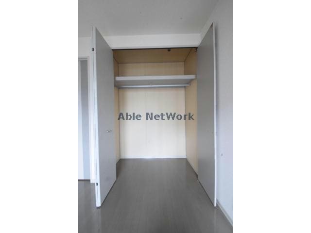 洋室6帖のクローゼット パティオサングリア