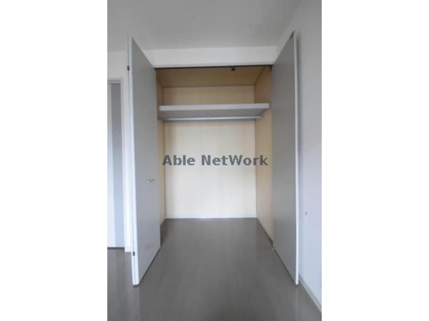 洋室6帖のクローゼット パティオサングリア