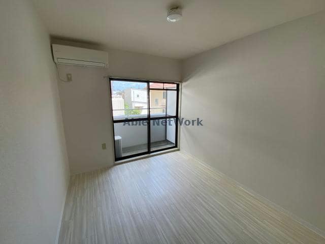  ピエ・タ・テル杉山