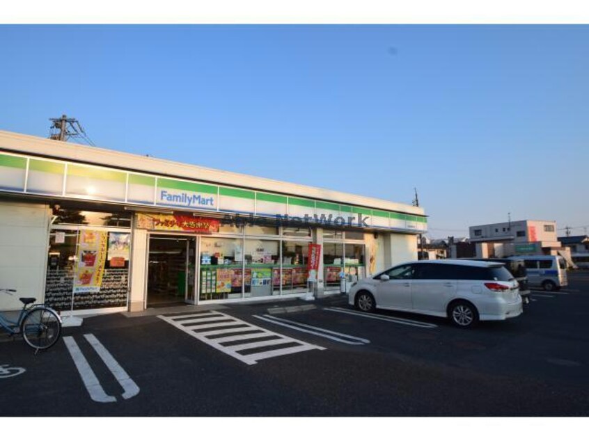 ファミリーマート江南前野町店(コンビニ)まで629m スターガーデン力長