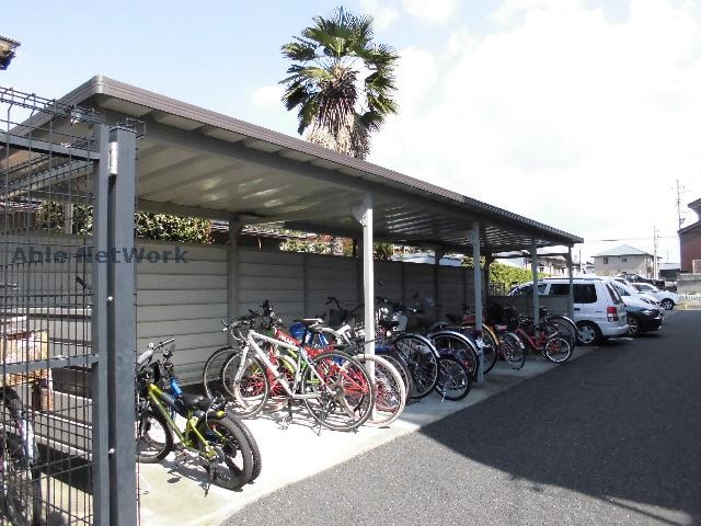 駐輪場 LIVEON