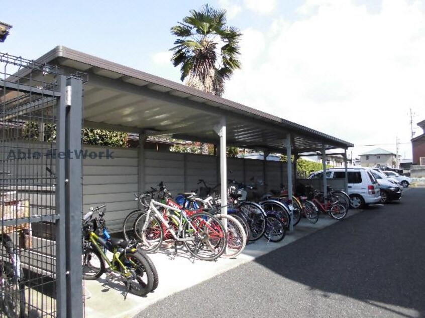 駐輪場 LIVEON