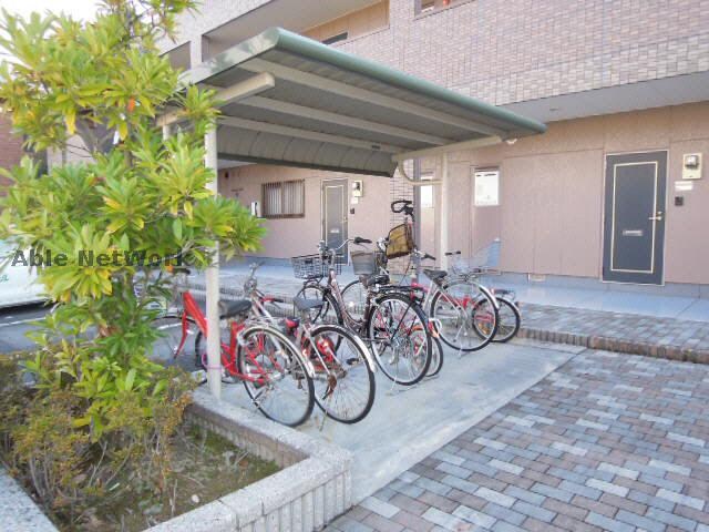 駐輪場 メゾンフリージア